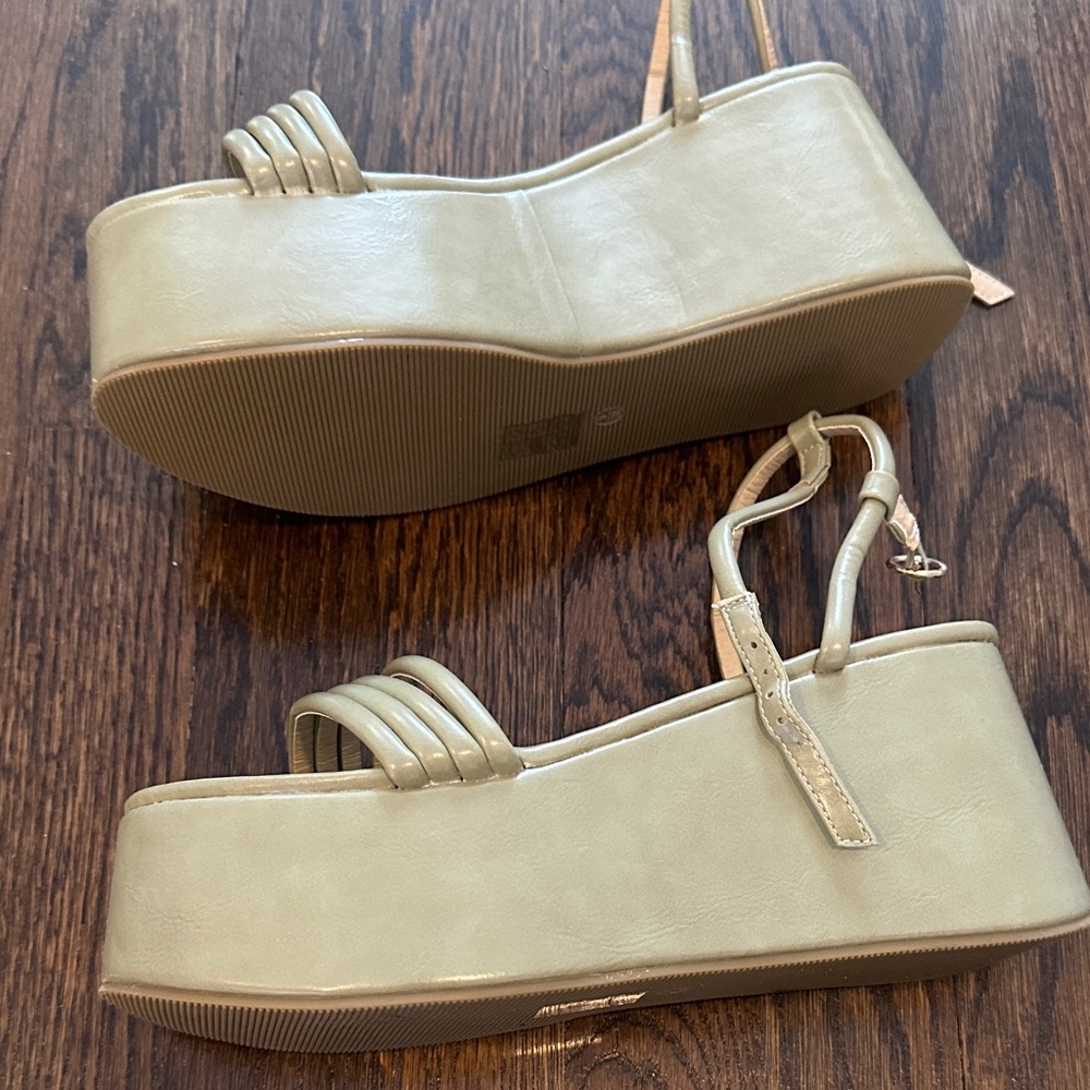 Olive Green Platform Sandals - Picture 9 of 10